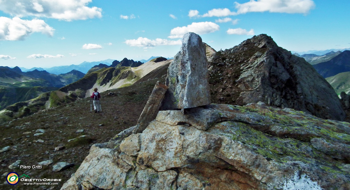 81 Paesaggio lun re verso il Valrossa.JPG